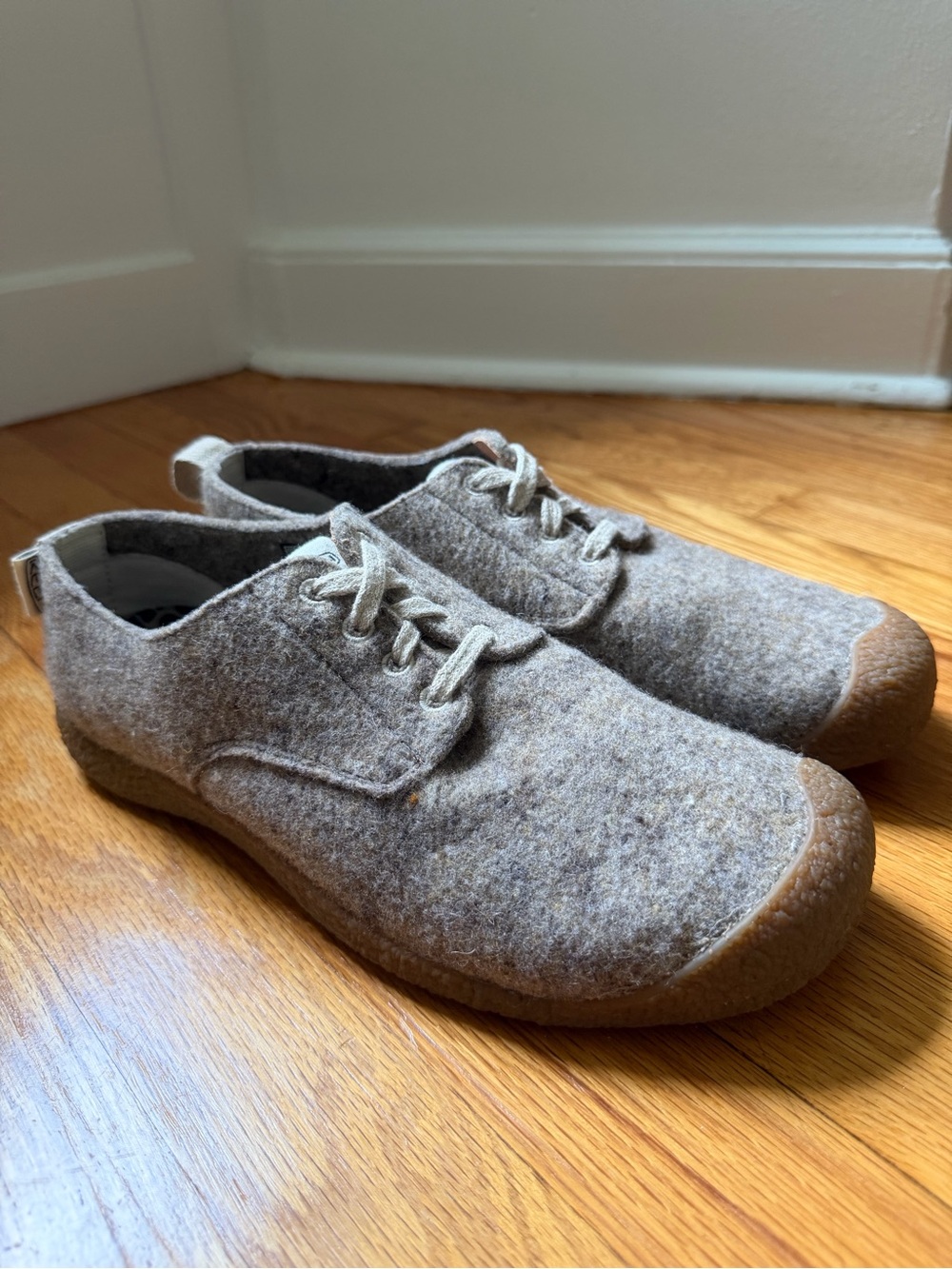NWOT KEEN Women's Mosey Derby Wool Felt Walking Shoes Taupe Birch Size 10